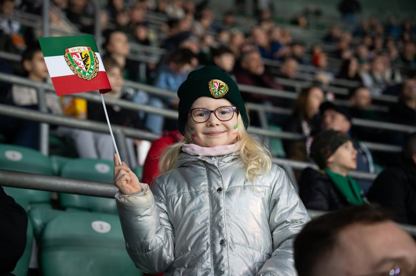 Kibice na meczu Śląska z Widzewem (2 marca 2024) na Tarczyński Arenie